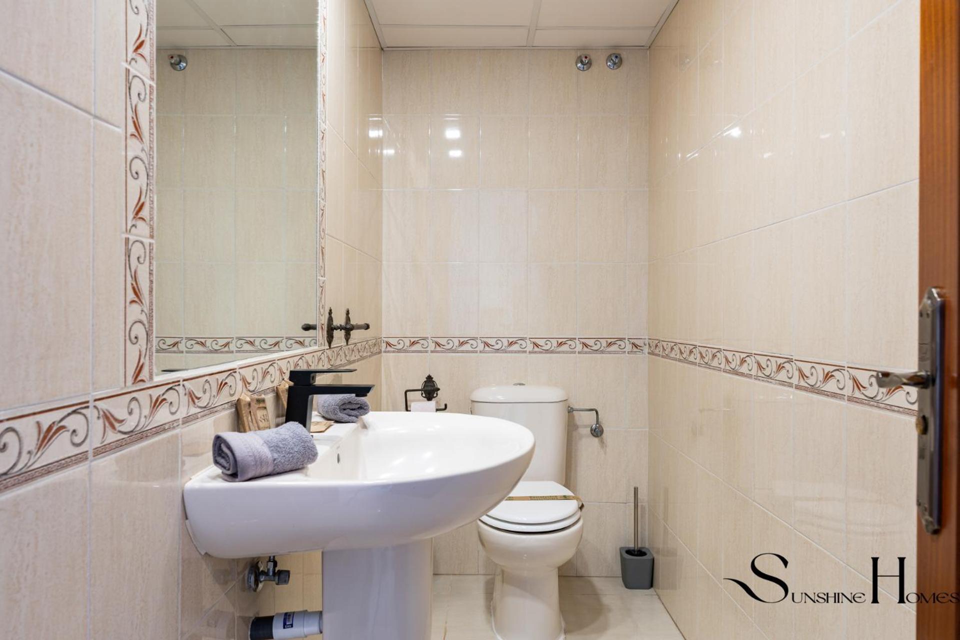 Hébergement de vacances Townhouse With Jacuzzi,sea Views, Swimming Pool,garage *