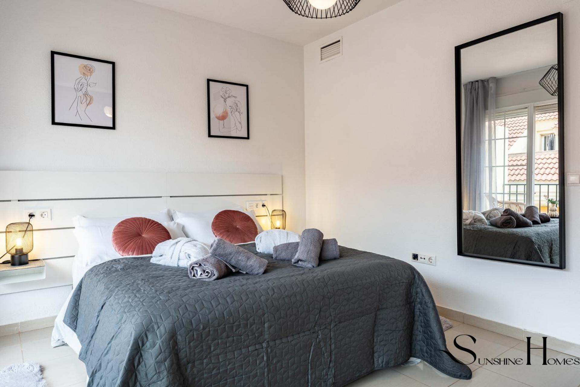 Hébergement de vacances Townhouse With Jacuzzi,sea Views, Swimming Pool,garage Benalmádena