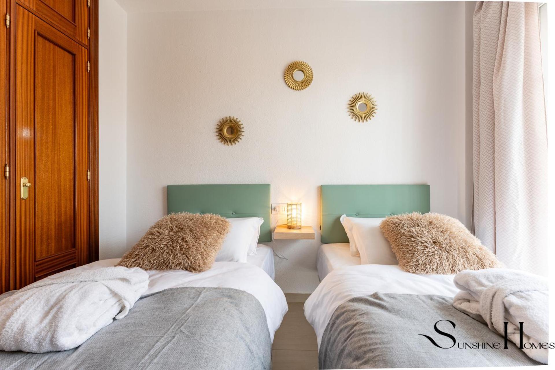 Hébergement de vacances Townhouse With Jacuzzi,sea Views, Swimming Pool,garage Benalmádena