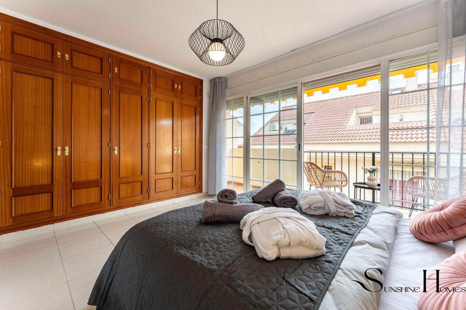 Townhouse With Jacuzzi,sea Views, Swimming Pool,garage Hébergement de vacances *