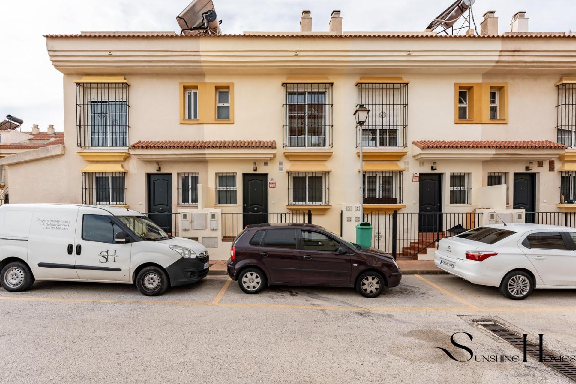 Hébergement de vacances Townhouse With Jacuzzi,sea Views, Swimming Pool,garage